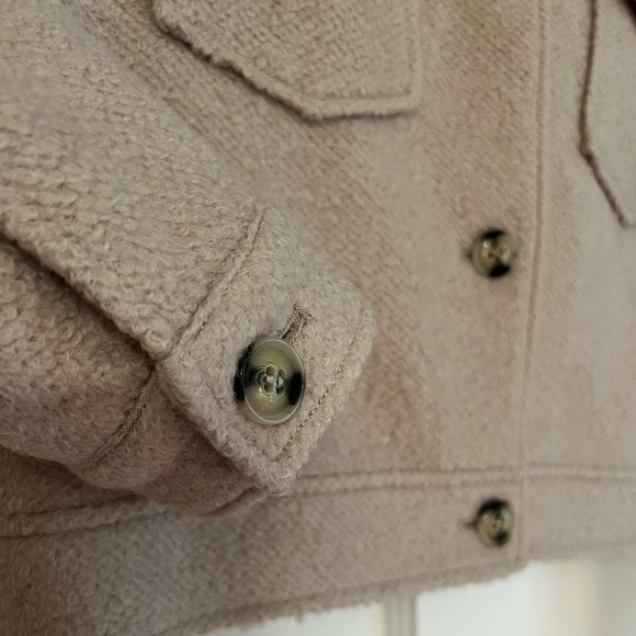 H&M Beige Cropped Shirt Jacket Shacket - Picture 2 of 8